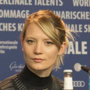 Mia Wasikowska
