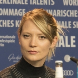 Mia Wasikowska